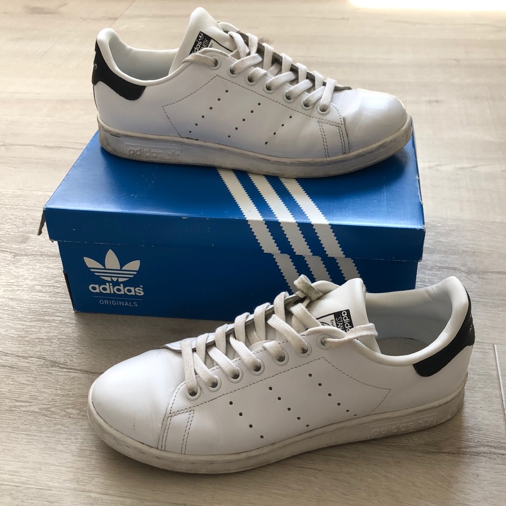 ADIDAS | RARE Black Stan Smith Originals 🖤